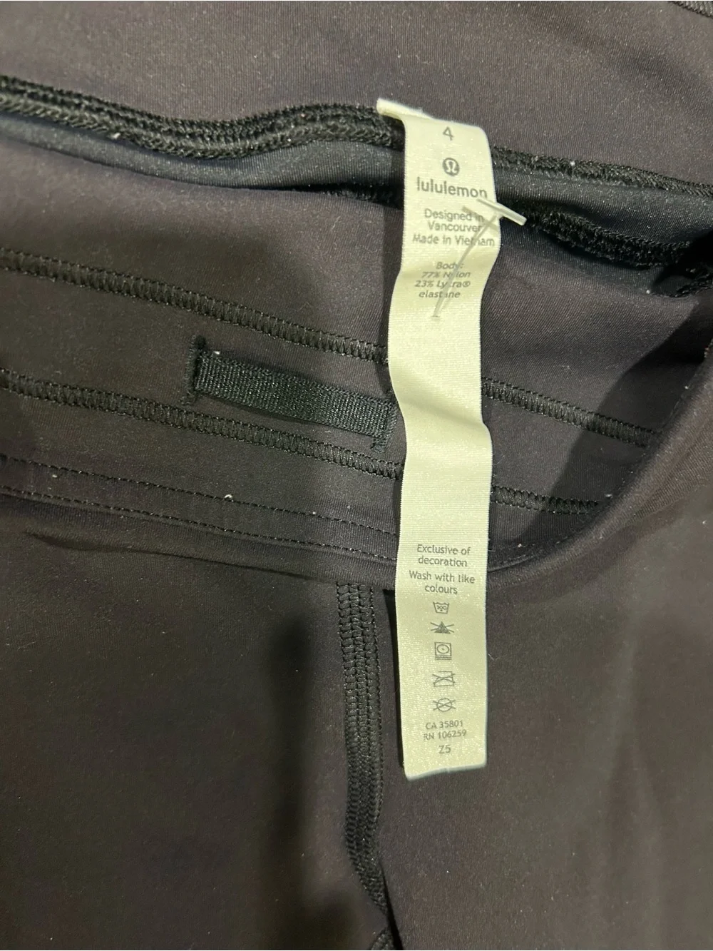 lululemon athletica Black Women's Cropped Leggings Size 4
